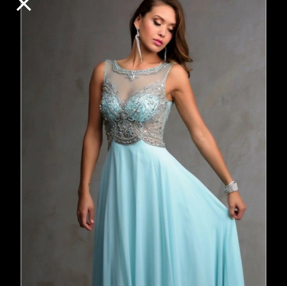 Prom dress - Picture 4 of 5